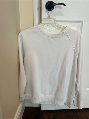 H&M Women’s White Crewneck Sweatshirt - Minimal Pullover